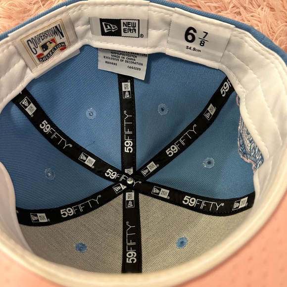 - Fitted hat - Picture 2 of 2